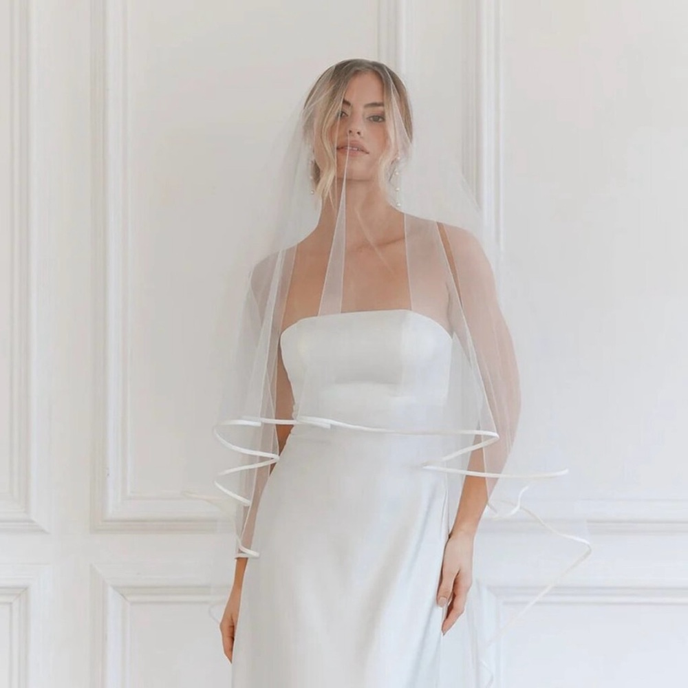 Untamed petals Hartley veil